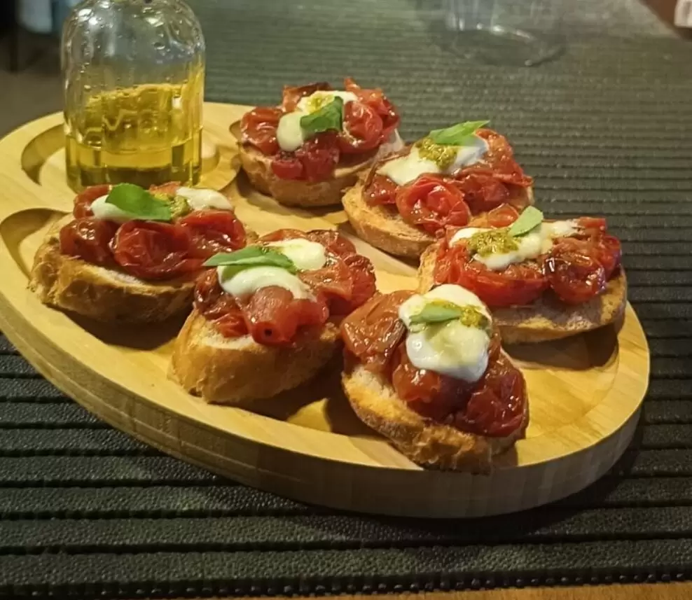 Bruschetta Caprese