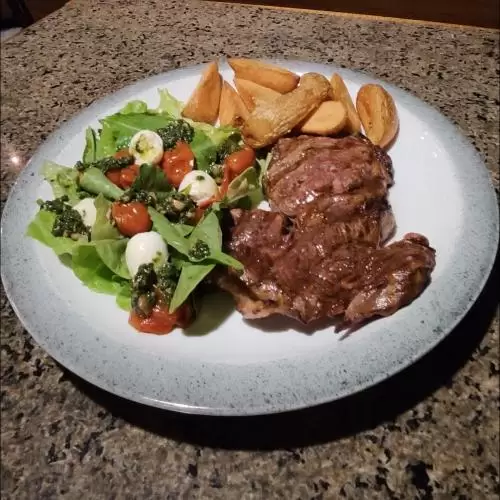 Entrecote Grelhado Com Salada